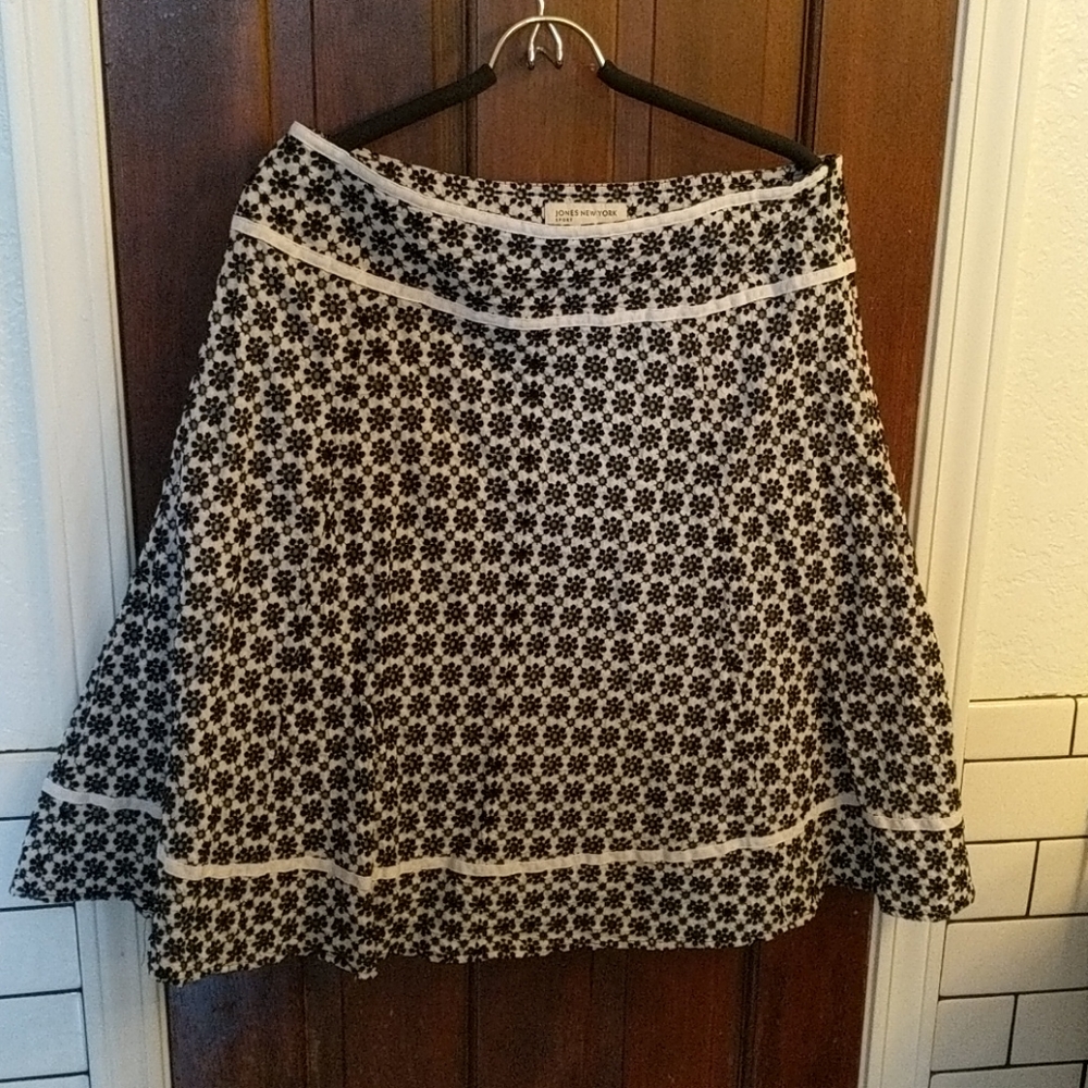 Jones New York Eyelet Black & White Skirt